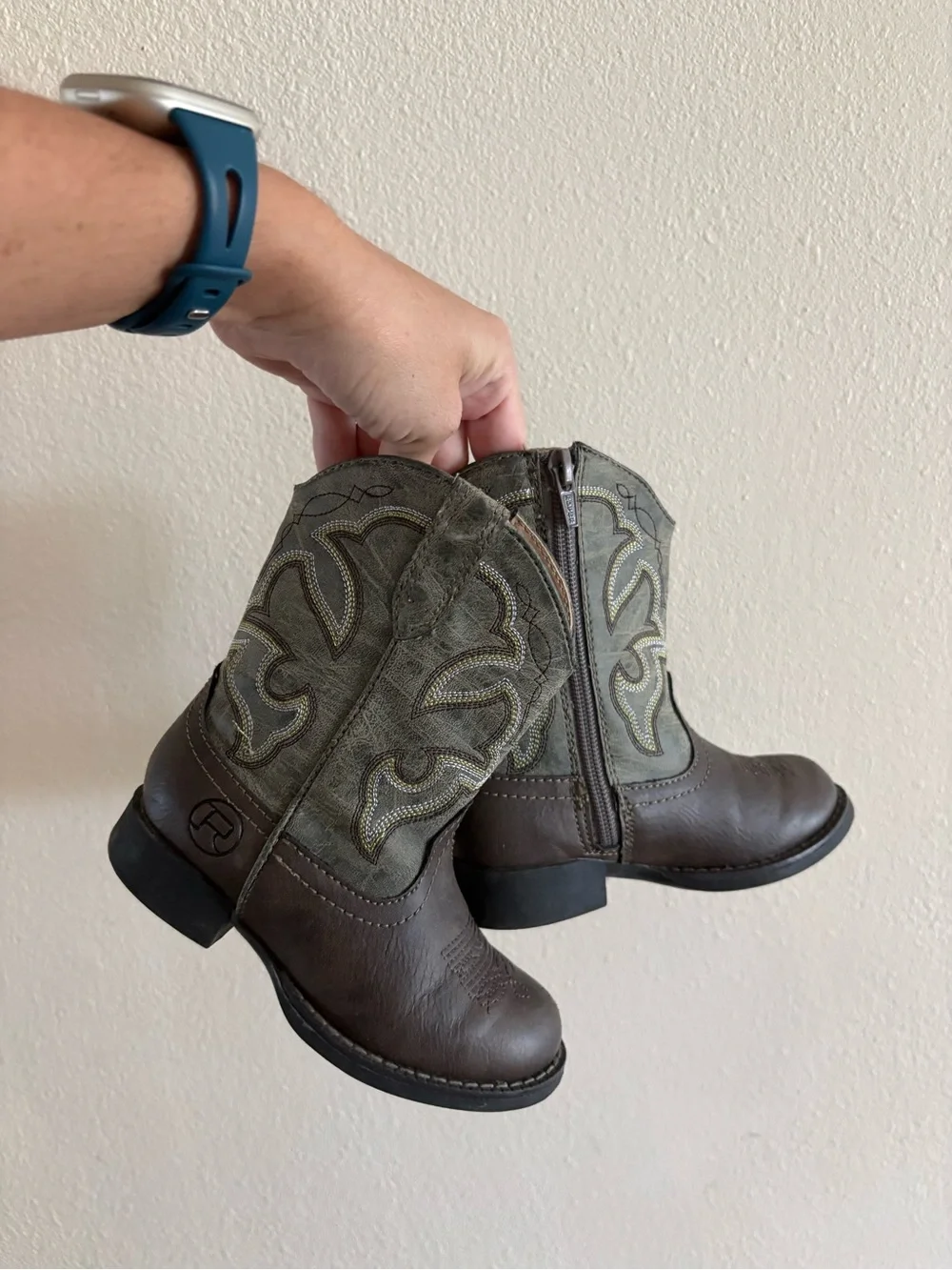 Genuine Roper Kids Brown Western Cowboy Boots with Embroidery